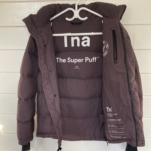 Aritzia Super Puff - Picture 11 of 12